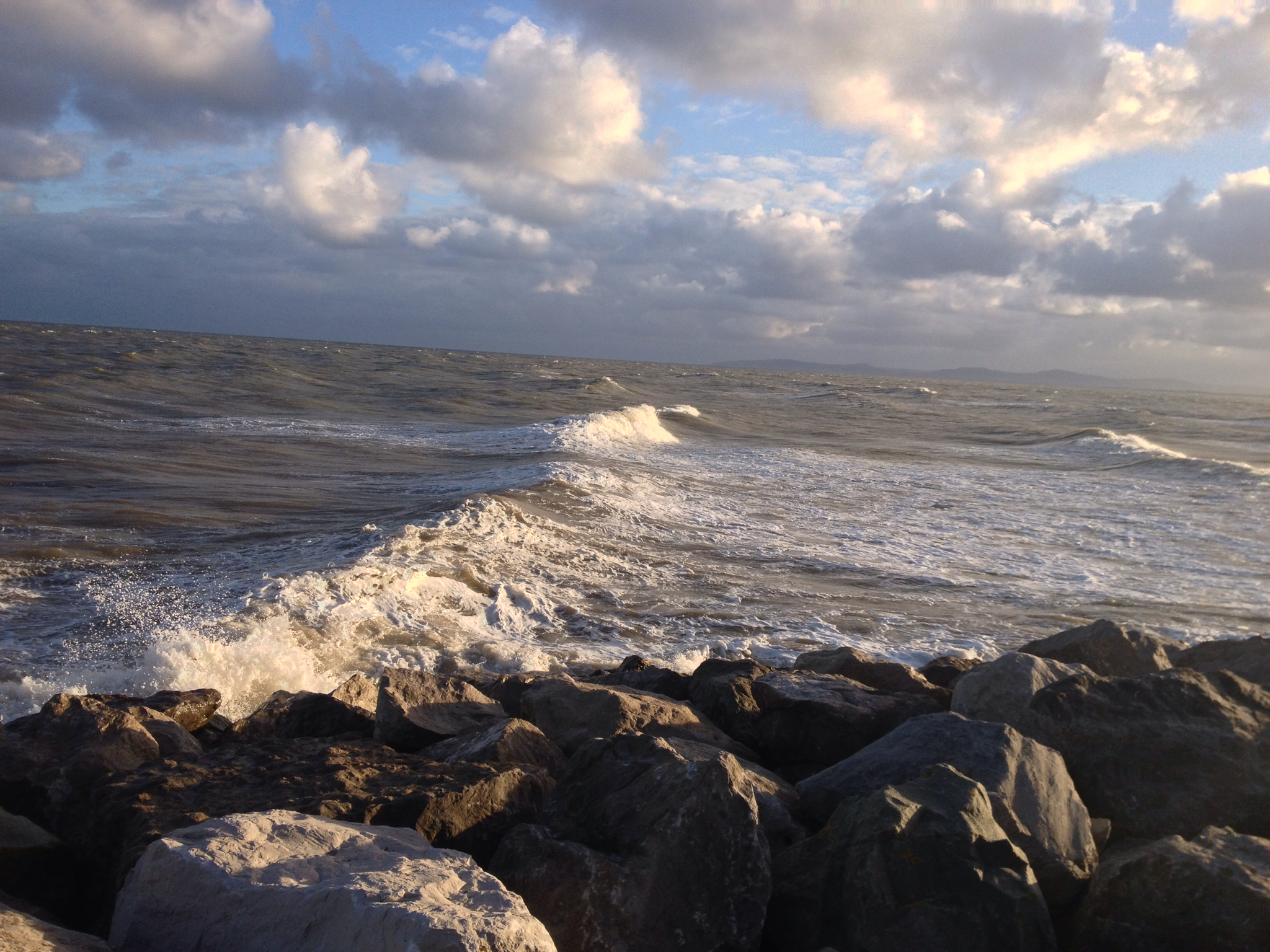 Beyond Cornwall: Wales Unveiled as the UK’s Winter Surf Paradise