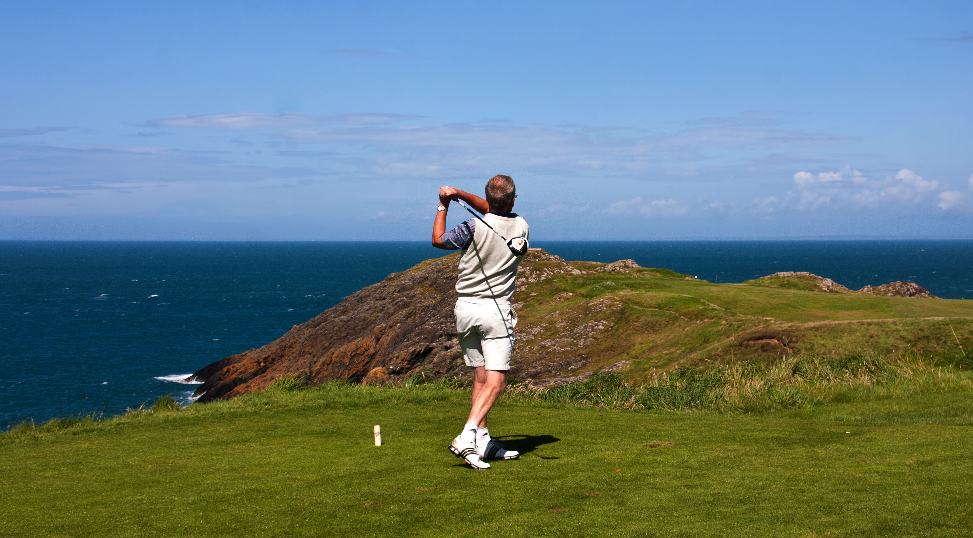 Tee Off in Stunning Wales: Top Golf Courses & Destinations (2024)